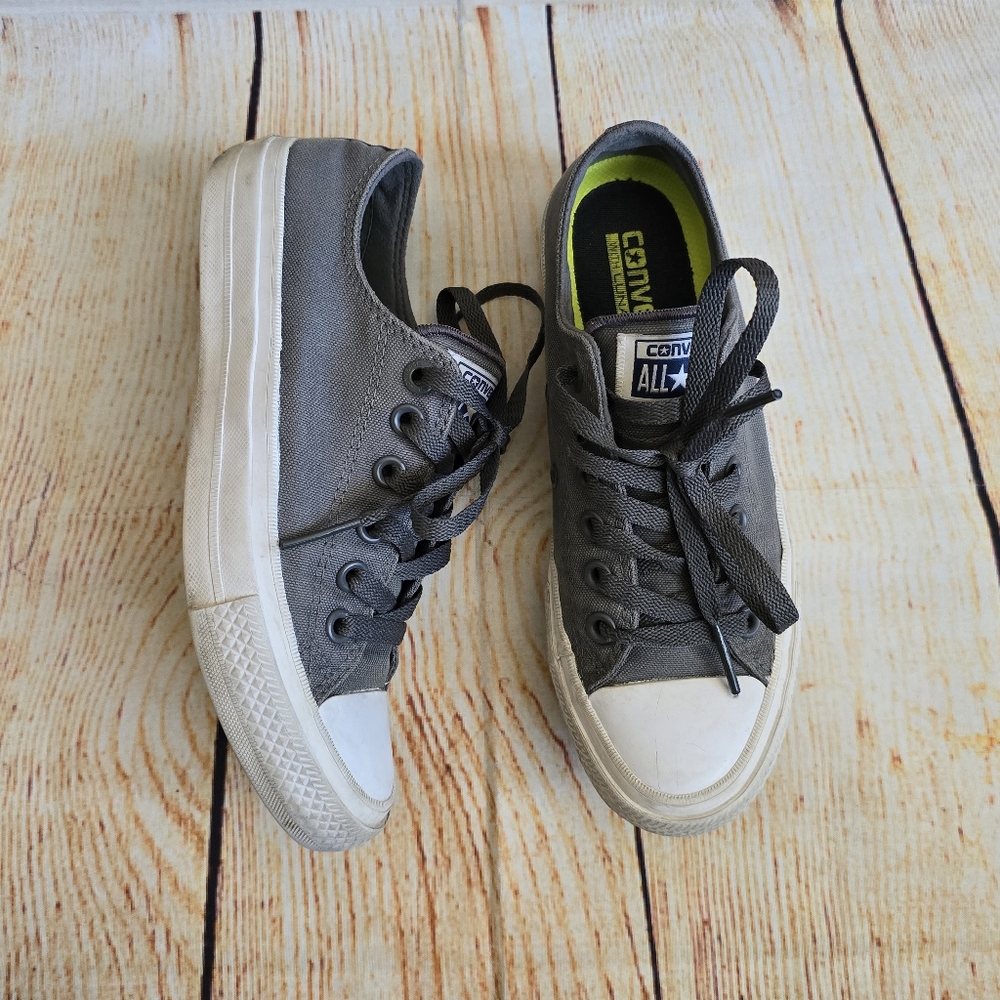 Converse gray low top shoes